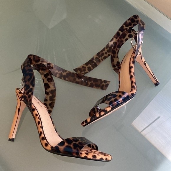Gianni Bini Shoes - Like NEW Gianni Bini Animal Print Heels  Size 8.5